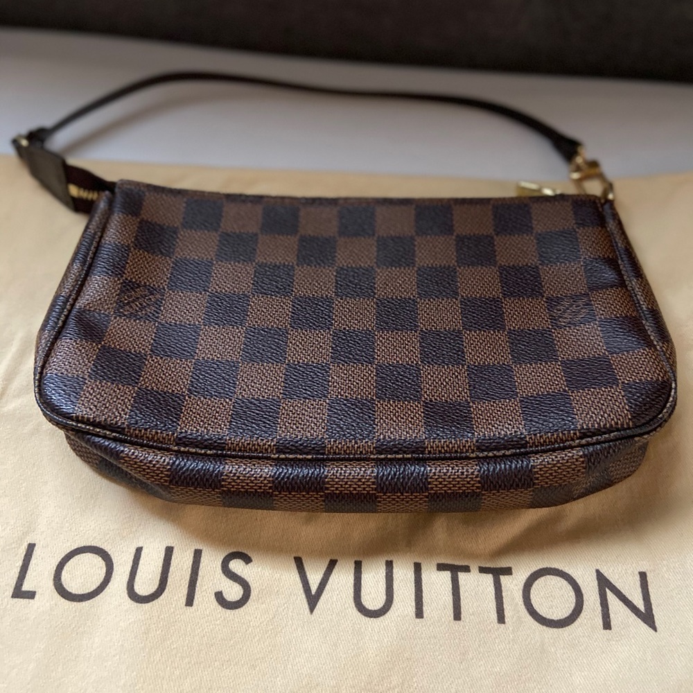 Louis Vuitton Pochette in Damier Ebene